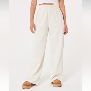 Hollister Women’s Wide Leg Sweatpants